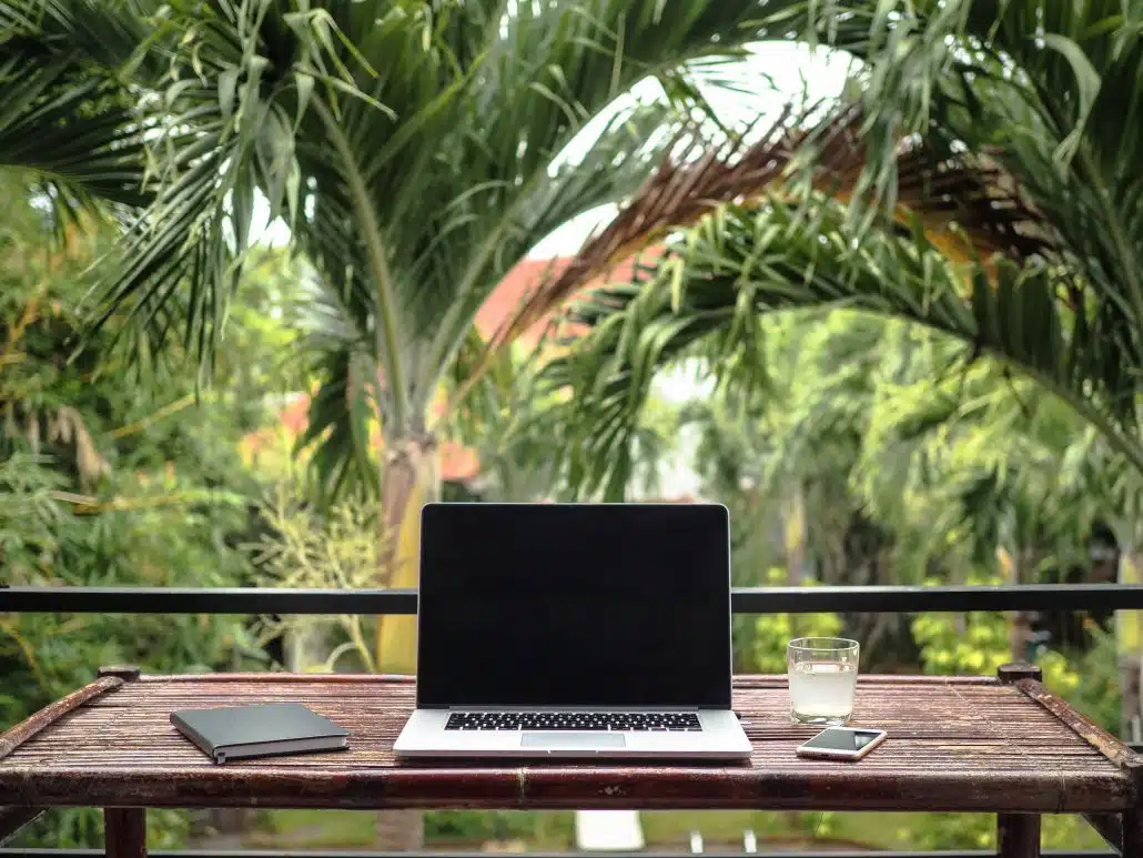 Digital nomad desk set-up