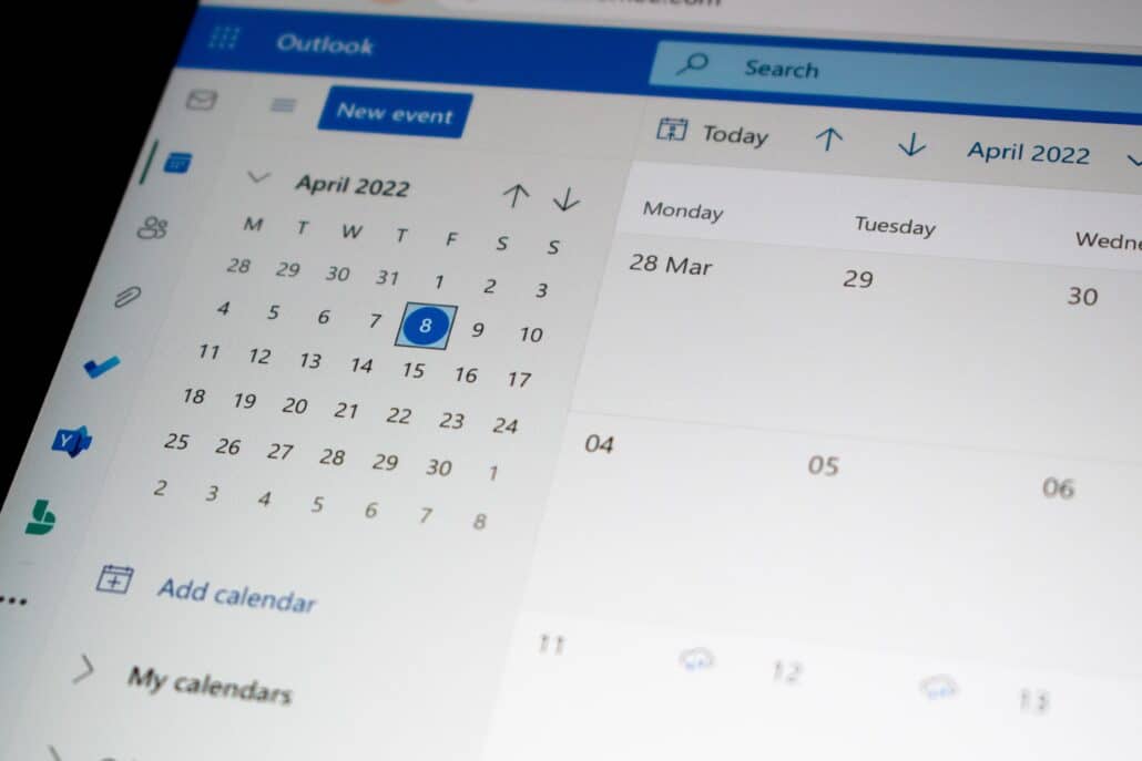 calendar on the month April